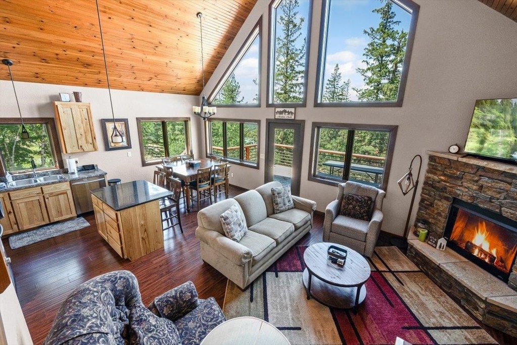 Lead, South Dakota, 57754, United States, 3 Bedrooms Bedrooms, ,2 BathroomsBathrooms,Residential,Forsale,1946257