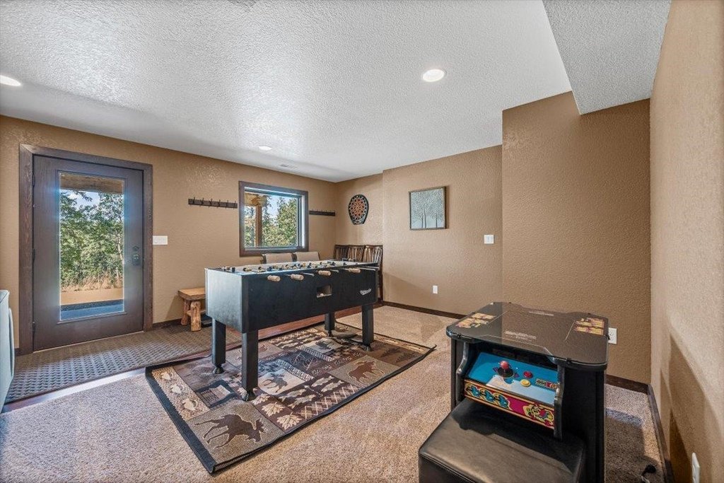 Lead, South Dakota, 57754, United States, 3 Bedrooms Bedrooms, ,2 BathroomsBathrooms,Residential,Forsale,1946257