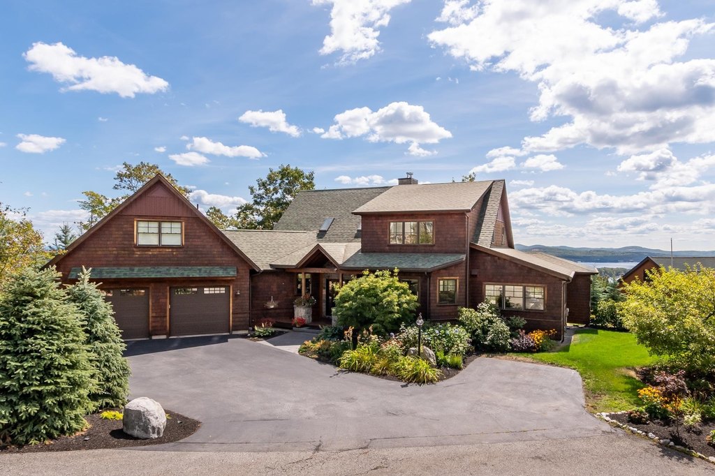 Laconia, New Hampshire, 03246, United States, 5 Bedrooms Bedrooms, ,5.5 BathroomsBathrooms,Residential,Forsale,1952902