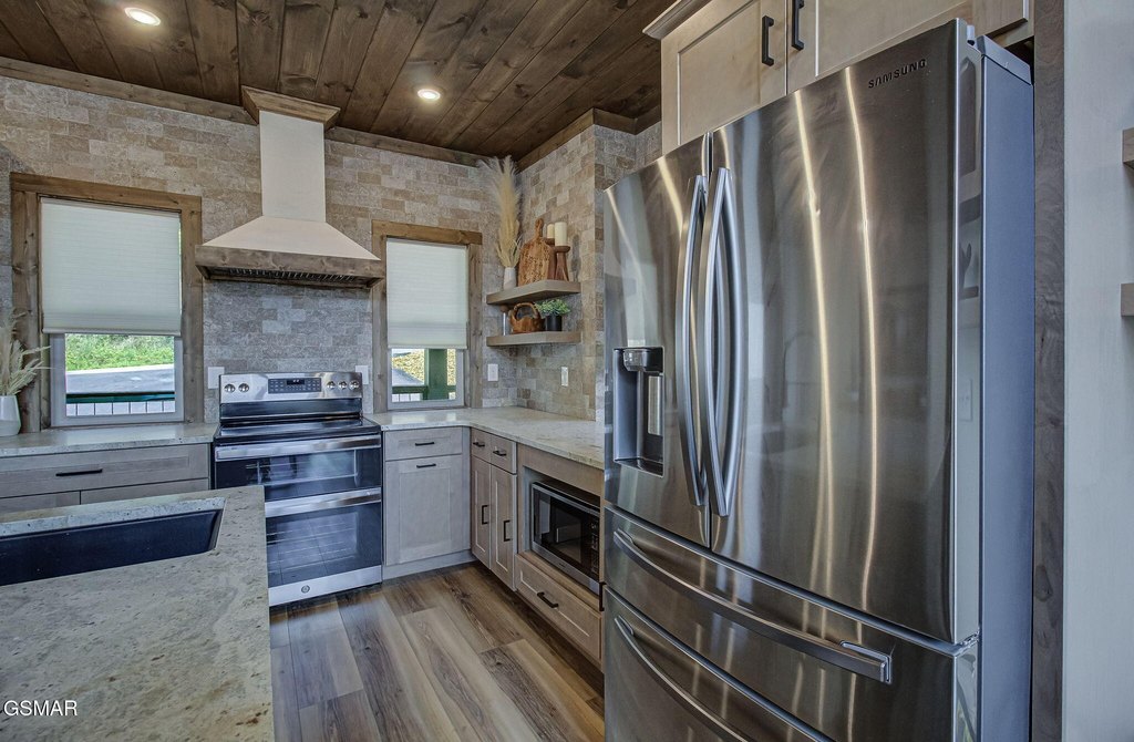 Gatlinburg, Tennessee, 37738, United States, 5 Bedrooms Bedrooms, ,6 BathroomsBathrooms,Residential,Forsale,1942440