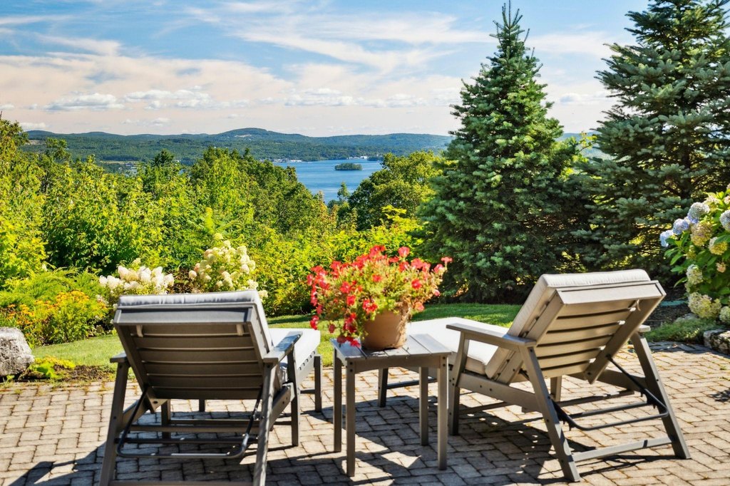 Laconia, New Hampshire, 03246, United States, 5 Bedrooms Bedrooms, ,5.5 BathroomsBathrooms,Residential,Forsale,1952902