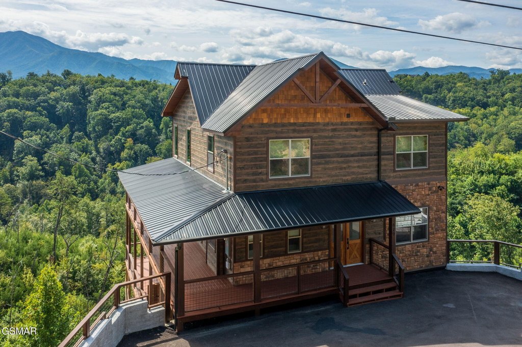 Gatlinburg, Tennessee, 37738, United States, 5 Bedrooms Bedrooms, ,6 BathroomsBathrooms,Residential,Forsale,1942440
