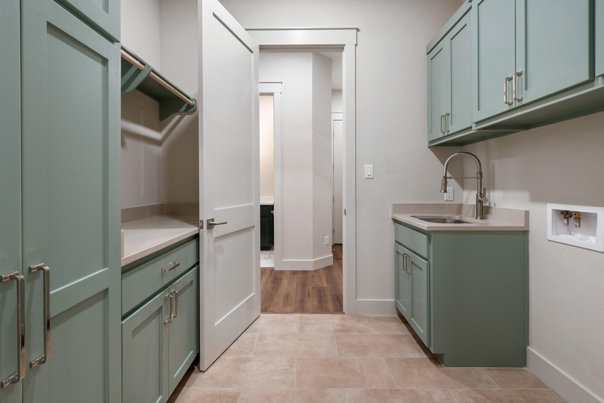 College Station, Texas, 77845, United States, 4 Bedrooms Bedrooms, ,3 BathroomsBathrooms,Residential,Forsale,1936508