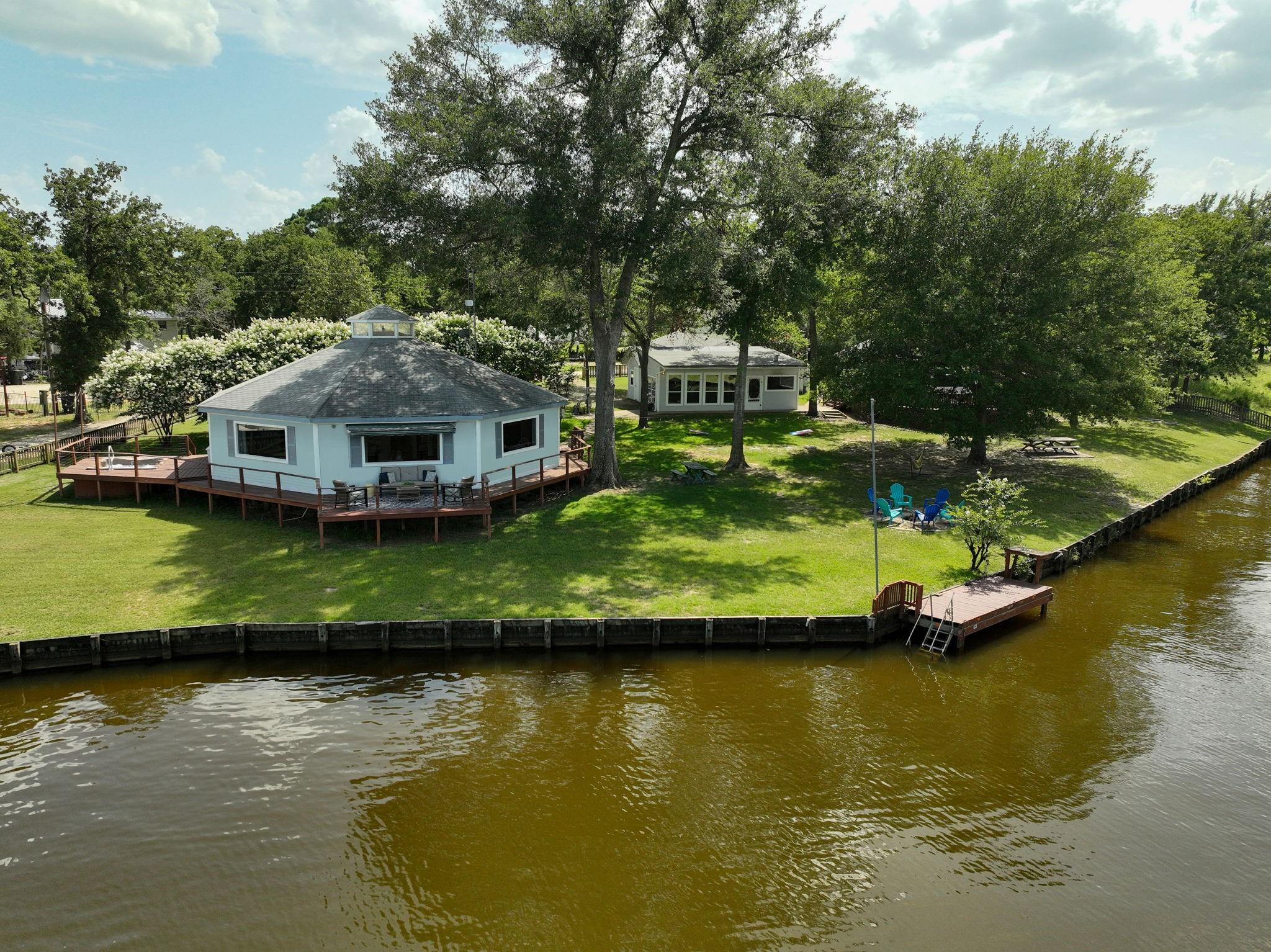 Thornton, Texas, 76687, United States, 5 Bedrooms Bedrooms, ,4 BathroomsBathrooms,Residential,Forsale,1936509