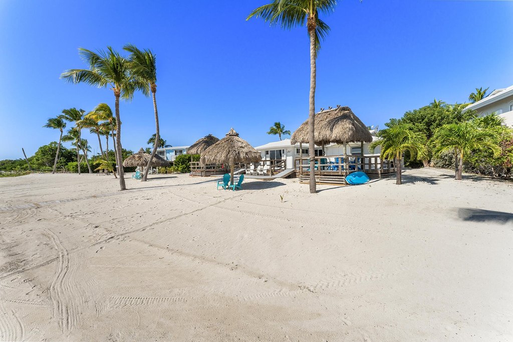 Long Key, Florida, 33001, United States, 4 Bedrooms Bedrooms, ,2 BathroomsBathrooms,Residential,Forsale,2011104