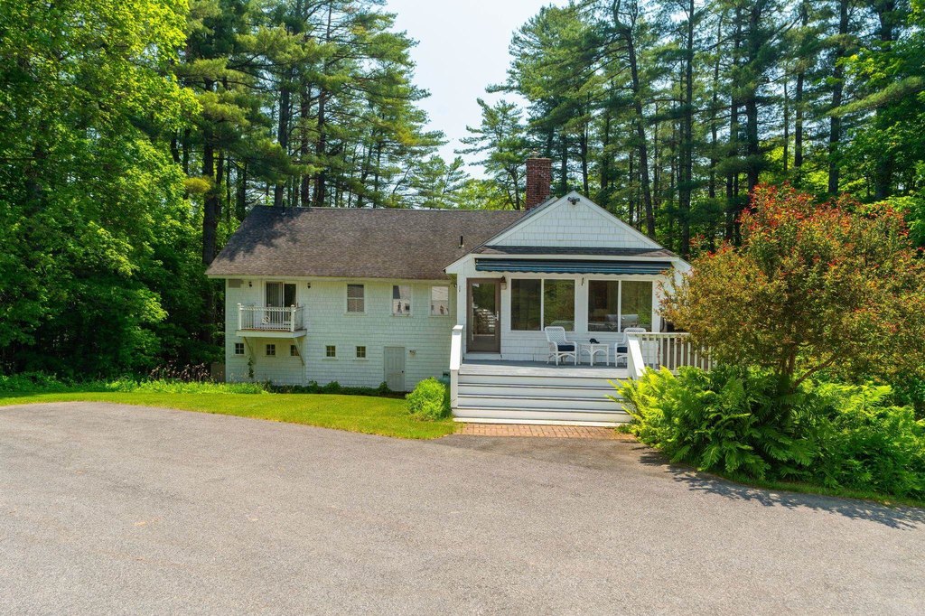 Wolfeboro, New Hampshire, 03894, United States, 4 Bedrooms Bedrooms, ,4.5 BathroomsBathrooms,Residential,Forsale,1952901