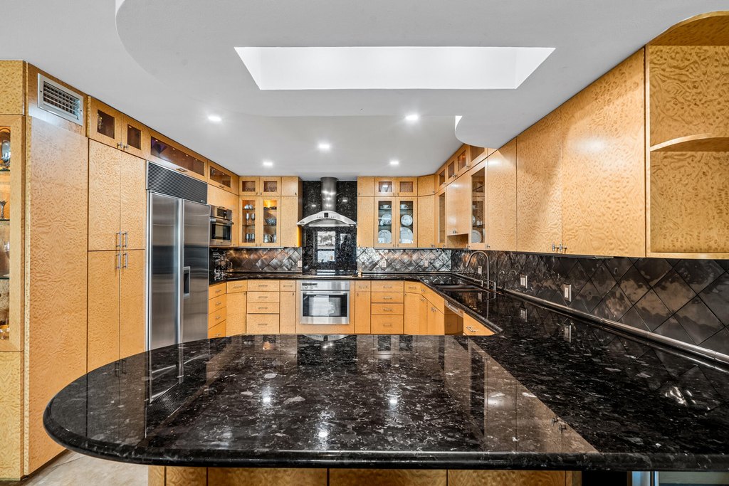 Highland Beach, Florida, 33487, United States, 2 Bedrooms Bedrooms, ,2.5 BathroomsBathrooms,Residential,Forsale,2000231