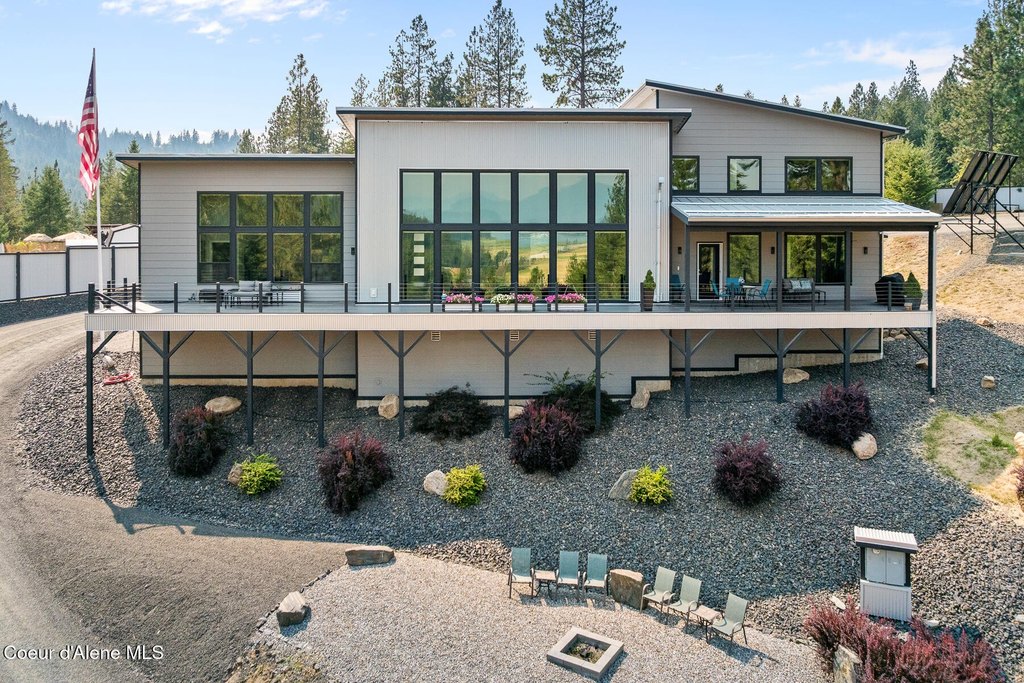 Coeur d'Alene, Idaho, 83814, United States, 3 Bedrooms Bedrooms, ,2 BathroomsBathrooms,Residential,Forsale,1946351