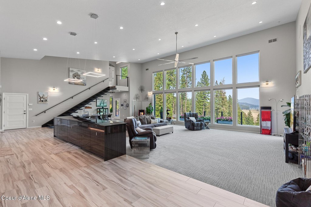 Coeur d'Alene, Idaho, 83814, United States, 3 Bedrooms Bedrooms, ,2 BathroomsBathrooms,Residential,Forsale,1946351