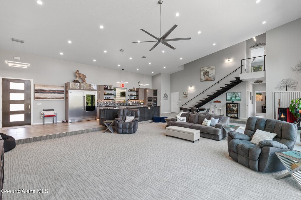 Coeur d'Alene, Idaho, 83814, United States, 3 Bedrooms Bedrooms, ,2 BathroomsBathrooms,Residential,Forsale,1946351