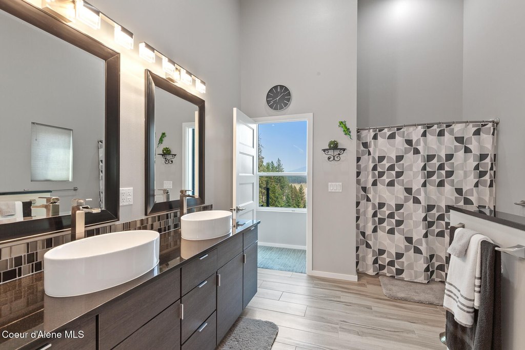 Coeur d'Alene, Idaho, 83814, United States, 3 Bedrooms Bedrooms, ,2 BathroomsBathrooms,Residential,Forsale,1946351