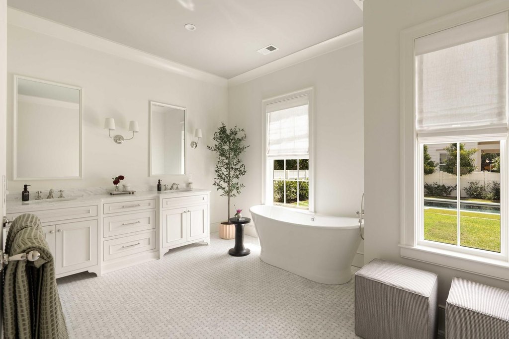 Mount Pleasant, South Carolina, 29464, United States, 4 Bedrooms Bedrooms, ,4.5 BathroomsBathrooms,Residential,Forsale,1953163