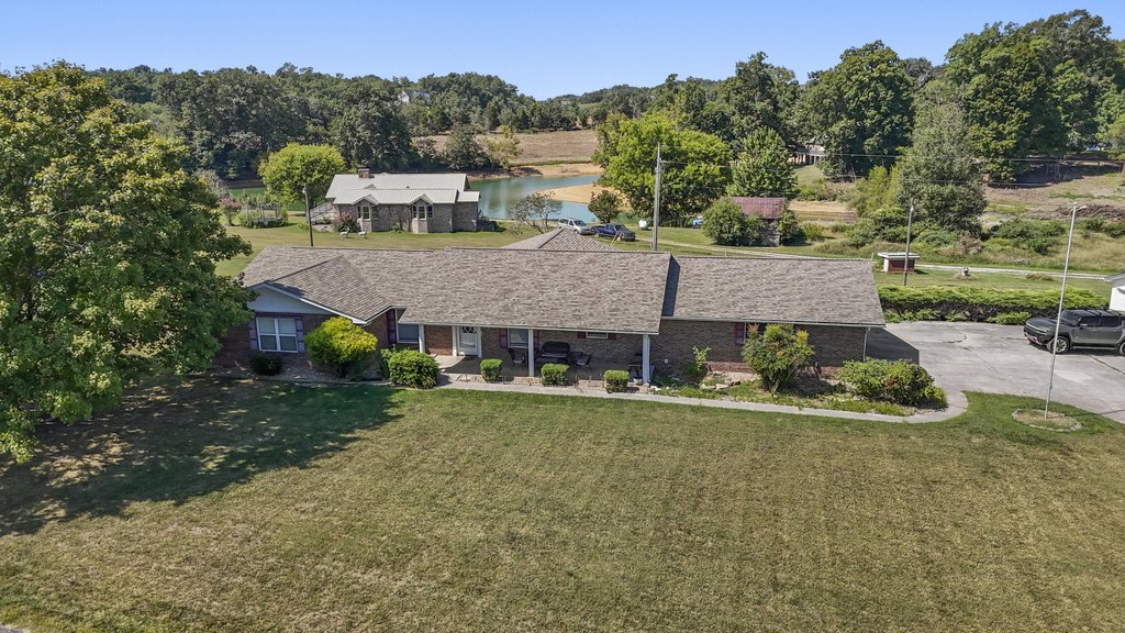 Dandridge, Tennessee, 37725, United States, 3 Bedrooms Bedrooms, ,2 BathroomsBathrooms,Residential,Forsale,1962199