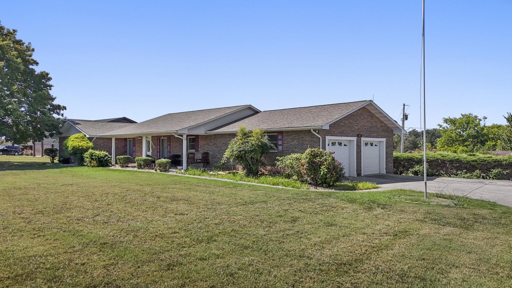 Dandridge, Tennessee, 37725, United States, 3 Bedrooms Bedrooms, ,2 BathroomsBathrooms,Residential,Forsale,1962199