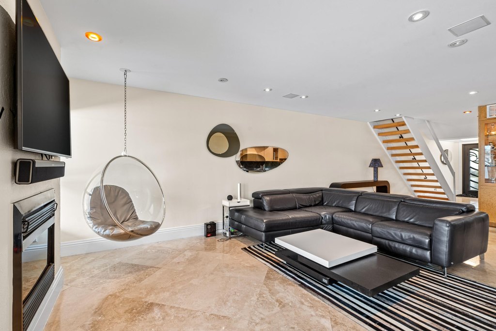 Highland Beach, Florida, 33487, United States, 2 Bedrooms Bedrooms, ,2.5 BathroomsBathrooms,Residential,Forsale,2000231