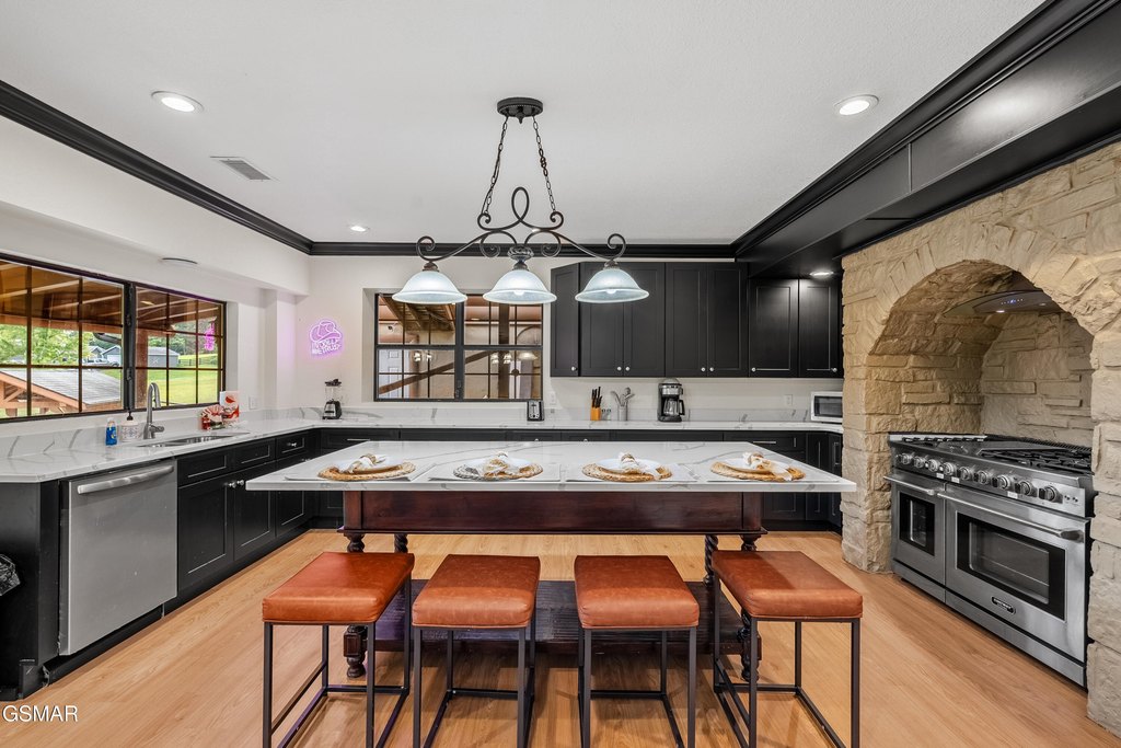 Sevierville, Tennessee, 37862, United States, 4 Bedrooms Bedrooms, ,4.5 BathroomsBathrooms,Residential,Forsale,1999409