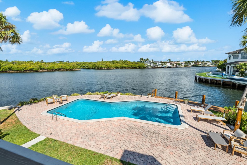 Highland Beach, Florida, 33487, United States, 2 Bedrooms Bedrooms, ,2.5 BathroomsBathrooms,Residential,Forsale,2000231