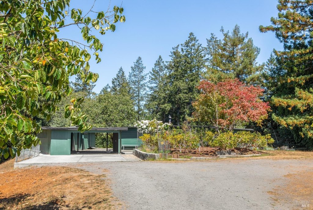 Sebastopol, California, 95472, United States, 4 Bedrooms Bedrooms, ,3 BathroomsBathrooms,Residential,Forsale,1985935