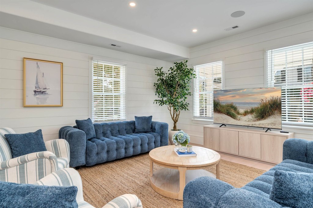 Cape May, New Jersey, 08204, United States, 7 Bedrooms Bedrooms, ,5 BathroomsBathrooms,Residential,Forsale,1967240