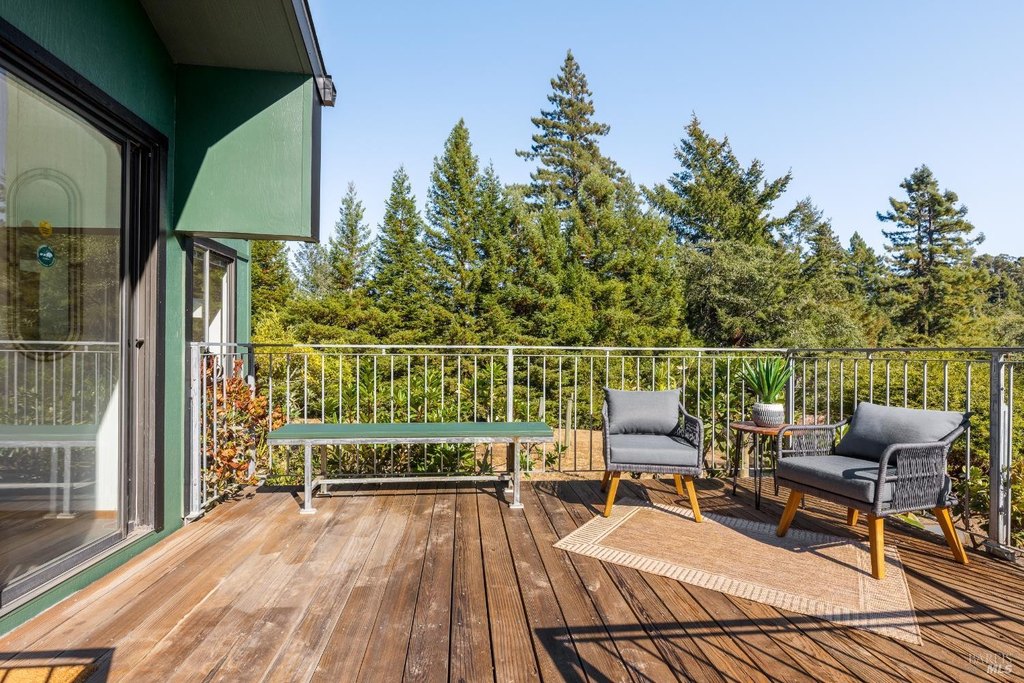 Sebastopol, California, 95472, United States, 4 Bedrooms Bedrooms, ,3 BathroomsBathrooms,Residential,Forsale,1985935