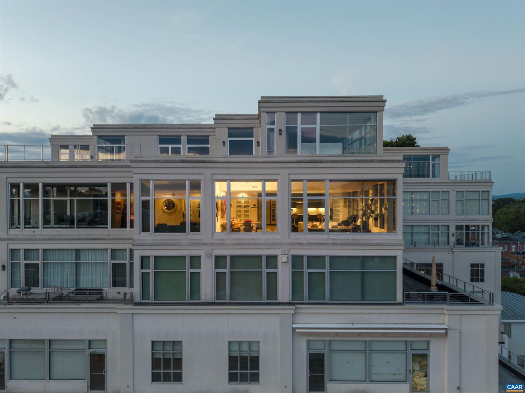 CHARLOTTESVILLE, Virginia, 22902, United States, 2 Bedrooms Bedrooms, ,2.5 BathroomsBathrooms,Residential,Forsale,1944495