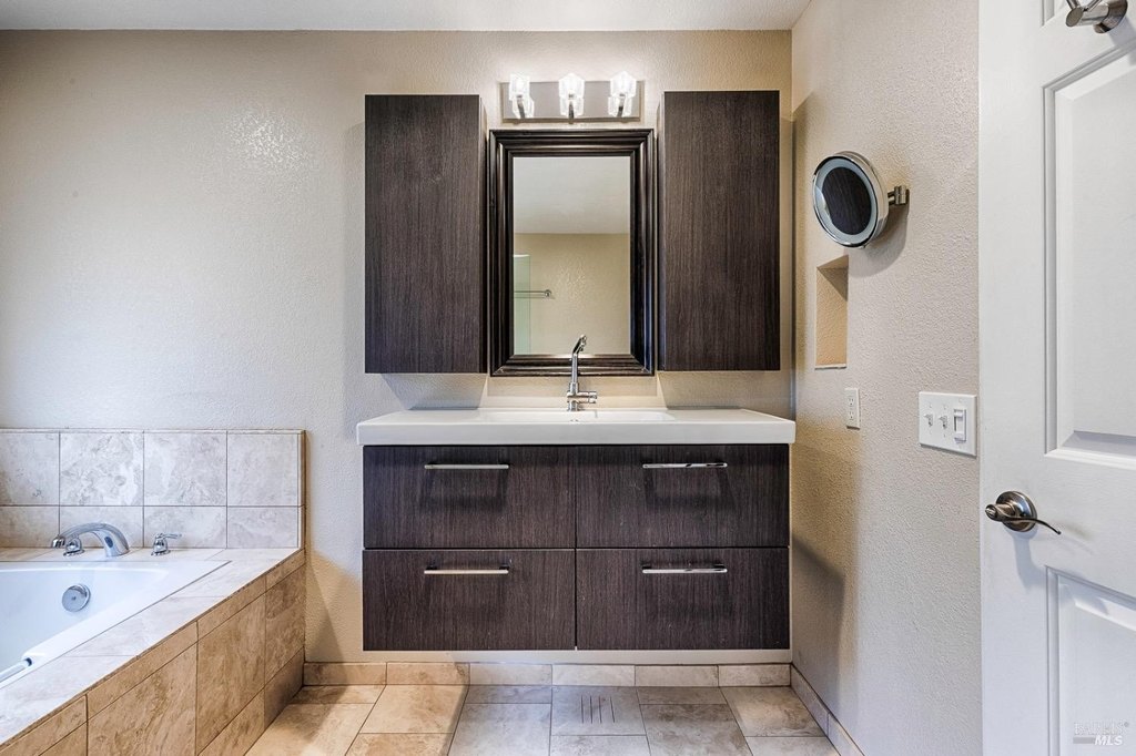 Santa Rosa, California, 95409, United States, 3 Bedrooms Bedrooms, ,2 BathroomsBathrooms,Residential,Forsale,1953130