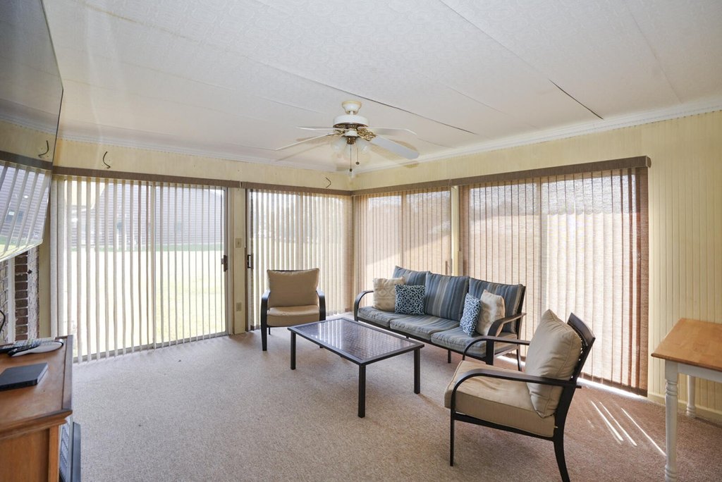 Dandridge, Tennessee, 37725, United States, 3 Bedrooms Bedrooms, ,2 BathroomsBathrooms,Residential,Forsale,1962199