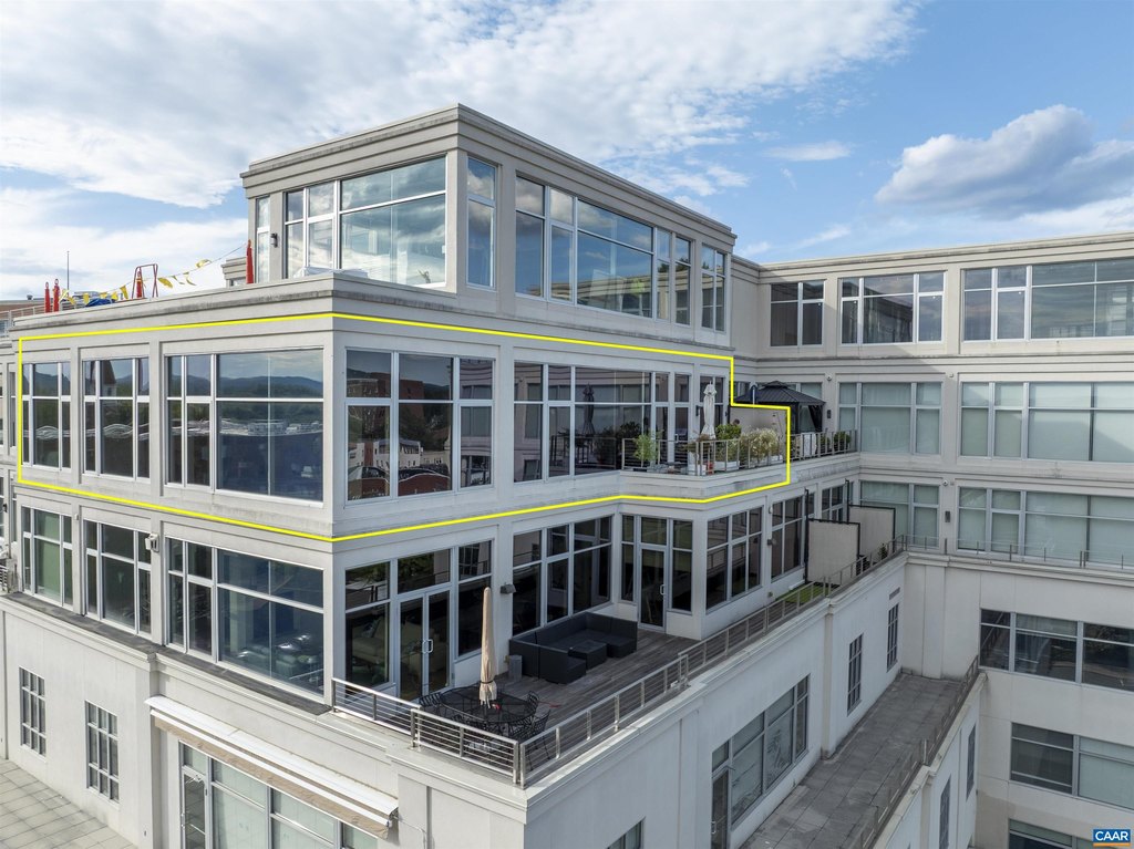 CHARLOTTESVILLE, Virginia, 22902, United States, 2 Bedrooms Bedrooms, ,2.5 BathroomsBathrooms,Residential,Forsale,1944495