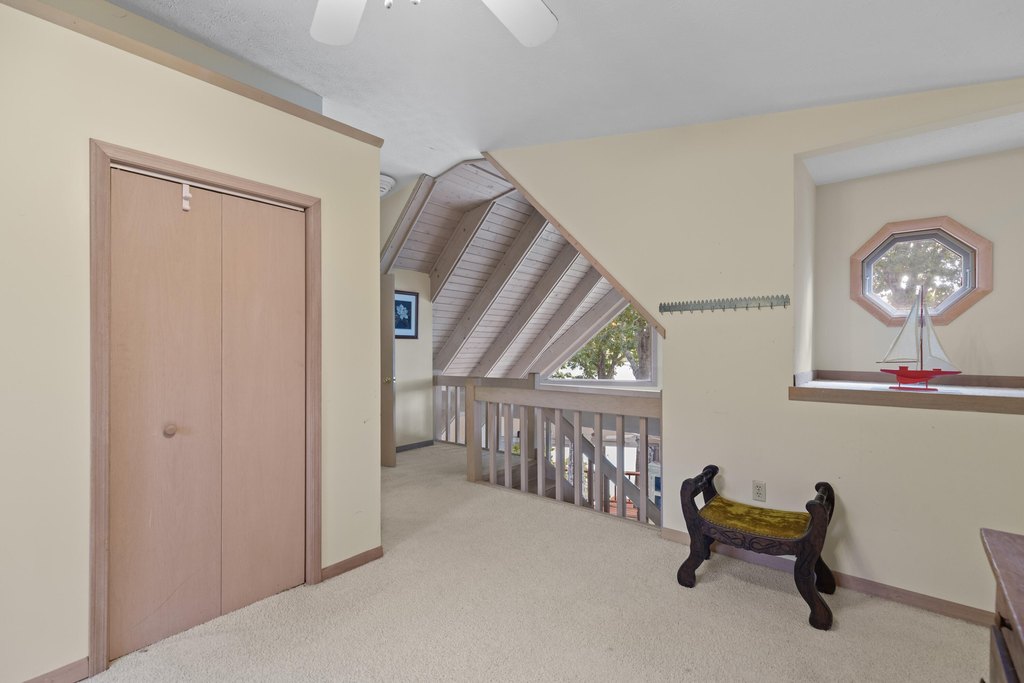 Dandridge, Tennessee, 37725, United States, 2 Bedrooms Bedrooms, ,3.5 BathroomsBathrooms,Residential,Forsale,1962193