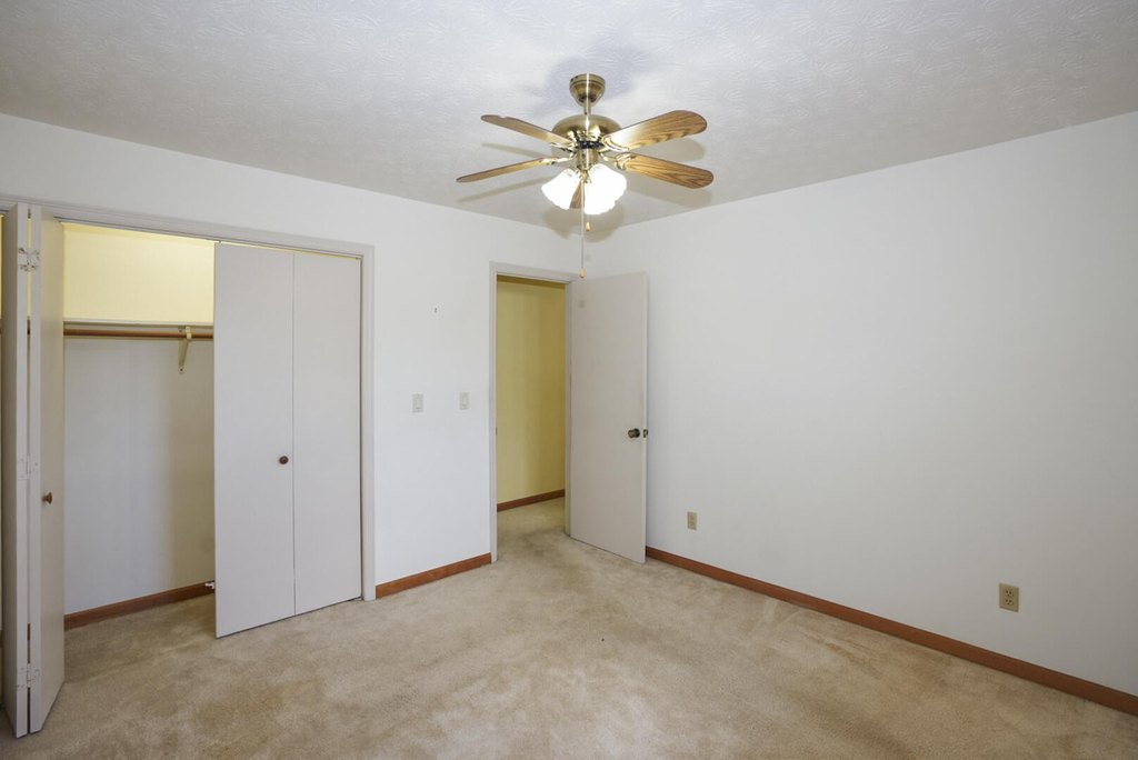 Dandridge, Tennessee, 37725, United States, 3 Bedrooms Bedrooms, ,2 BathroomsBathrooms,Residential,Forsale,1962199