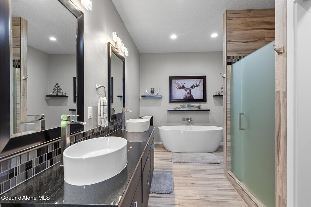 Coeur d'Alene, Idaho, 83814, United States, 3 Bedrooms Bedrooms, ,2 BathroomsBathrooms,Residential,Forsale,1946351