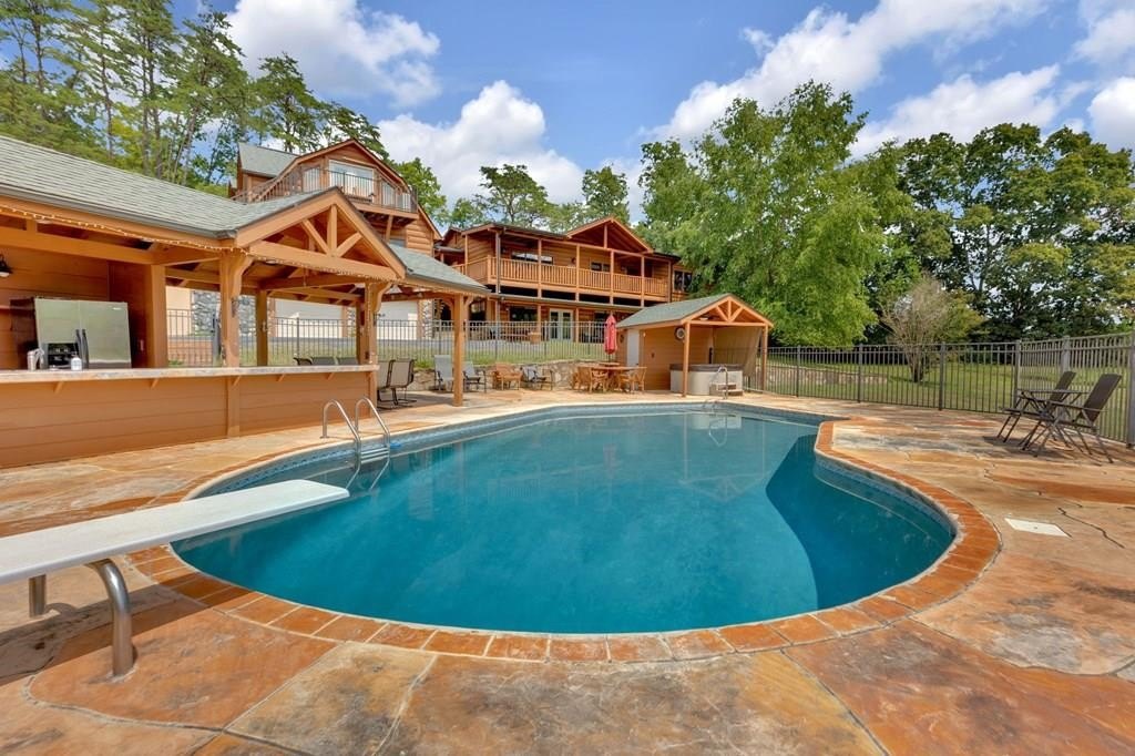 Sevierville, Tennessee, 37862, United States, 4 Bedrooms Bedrooms, ,4.5 BathroomsBathrooms,Residential,Forsale,1999409