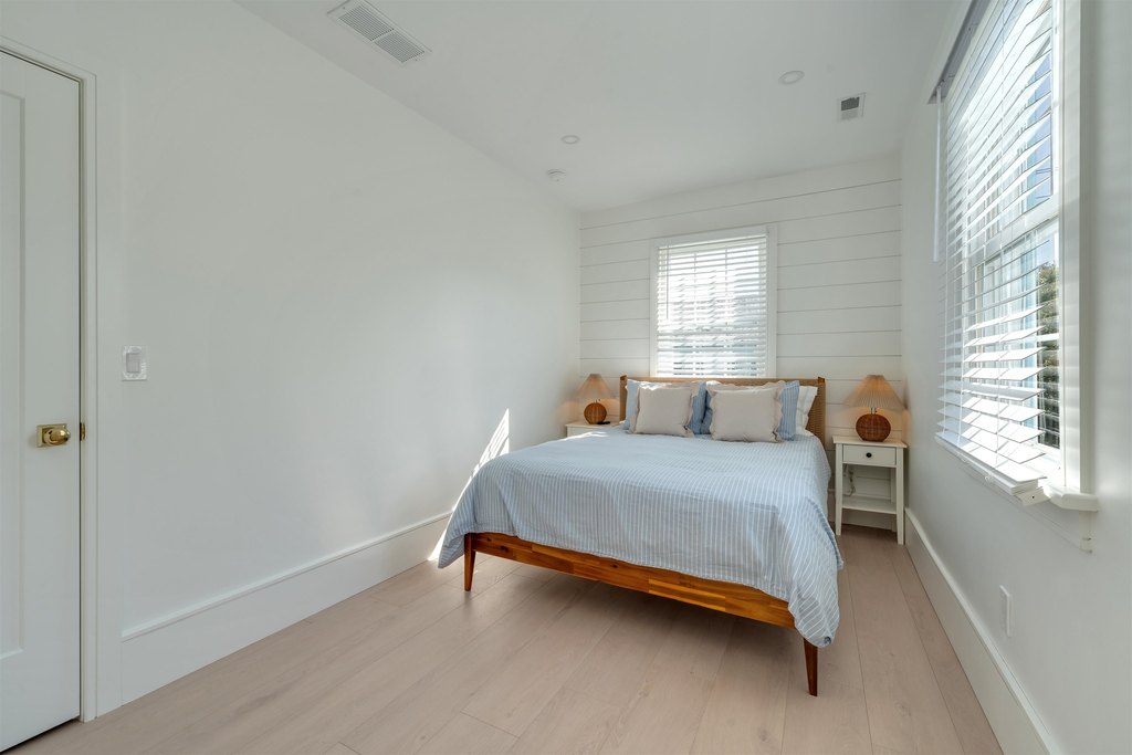 Cape May, New Jersey, 08204, United States, 7 Bedrooms Bedrooms, ,5 BathroomsBathrooms,Residential,Forsale,1967240