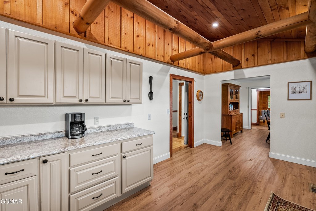 Sevierville, Tennessee, 37862, United States, 4 Bedrooms Bedrooms, ,4.5 BathroomsBathrooms,Residential,Forsale,1999409