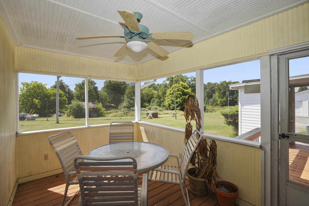 Dandridge, Tennessee, 37725, United States, 3 Bedrooms Bedrooms, ,2 BathroomsBathrooms,Residential,Forsale,1962199