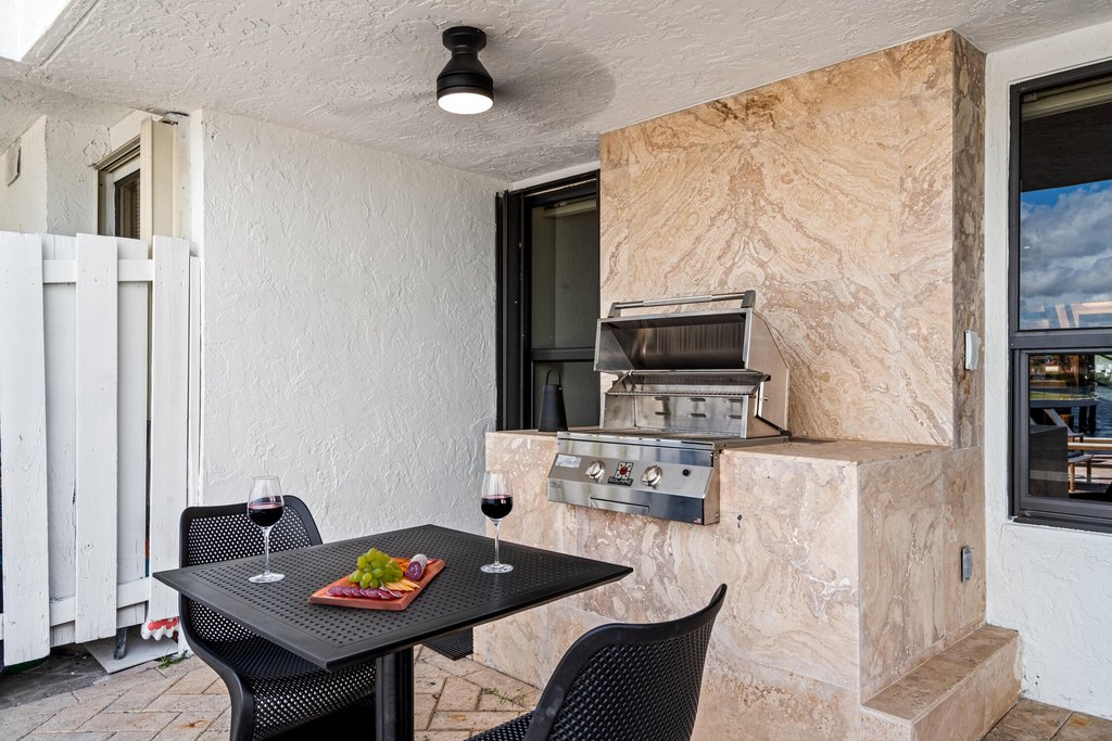 Highland Beach, Florida, 33487, United States, 2 Bedrooms Bedrooms, ,2.5 BathroomsBathrooms,Residential,Forsale,2000231