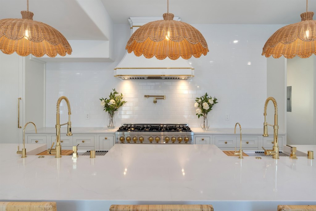 Cape May, New Jersey, 08204, United States, 7 Bedrooms Bedrooms, ,5 BathroomsBathrooms,Residential,Forsale,1967240