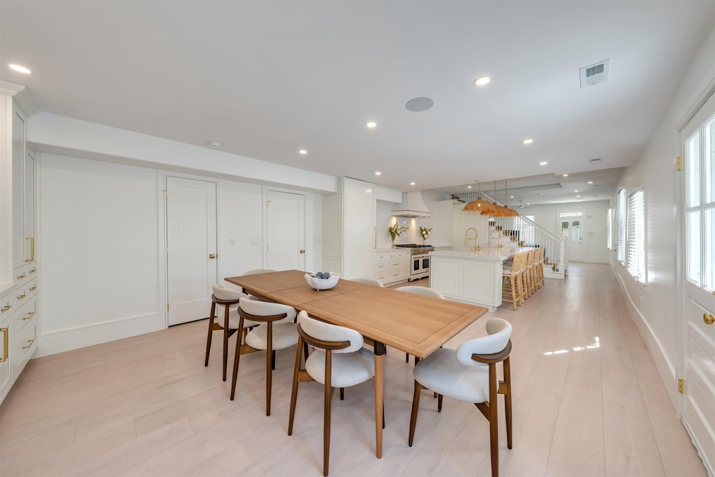 Cape May, New Jersey, 08204, United States, 7 Bedrooms Bedrooms, ,5 BathroomsBathrooms,Residential,Forsale,1967240