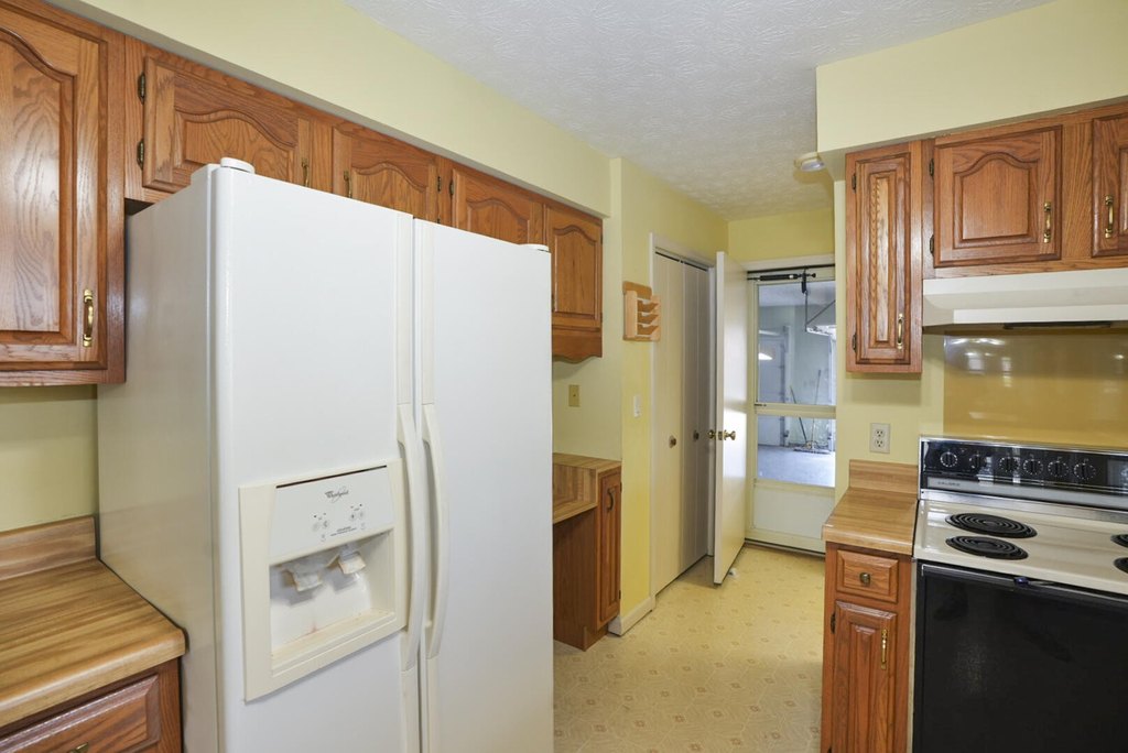 Dandridge, Tennessee, 37725, United States, 3 Bedrooms Bedrooms, ,2 BathroomsBathrooms,Residential,Forsale,1962199