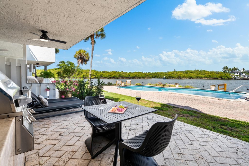 Highland Beach, Florida, 33487, United States, 2 Bedrooms Bedrooms, ,2.5 BathroomsBathrooms,Residential,Forsale,2000231