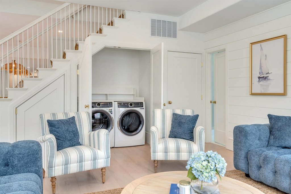 Cape May, New Jersey, 08204, United States, 7 Bedrooms Bedrooms, ,5 BathroomsBathrooms,Residential,Forsale,1967240