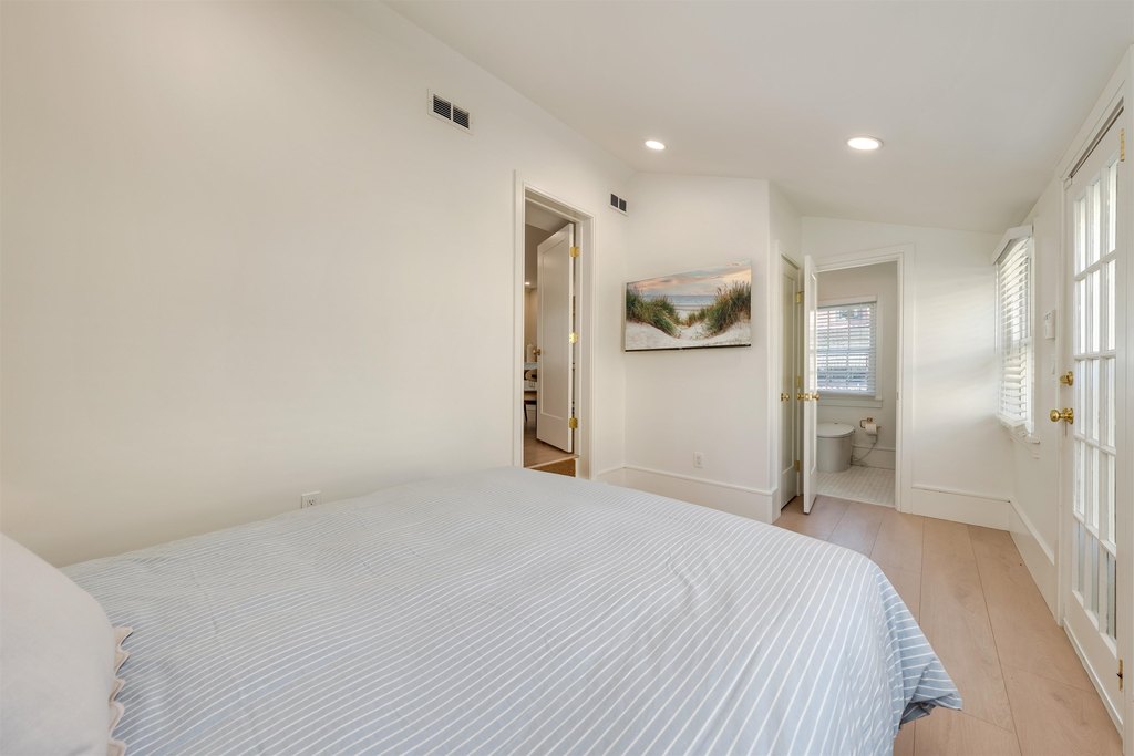 Cape May, New Jersey, 08204, United States, 7 Bedrooms Bedrooms, ,5 BathroomsBathrooms,Residential,Forsale,1967240