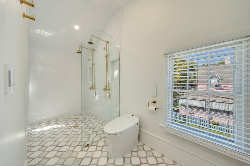 Cape May, New Jersey, 08204, United States, 7 Bedrooms Bedrooms, ,5 BathroomsBathrooms,Residential,Forsale,1967240