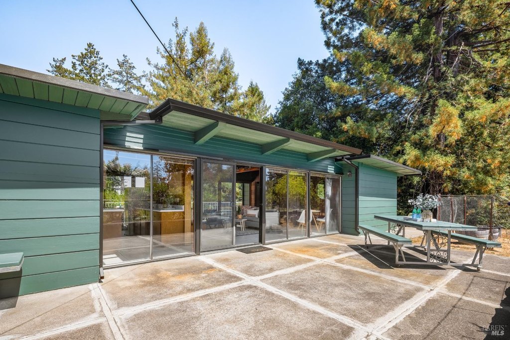 Sebastopol, California, 95472, United States, 4 Bedrooms Bedrooms, ,3 BathroomsBathrooms,Residential,Forsale,1985935