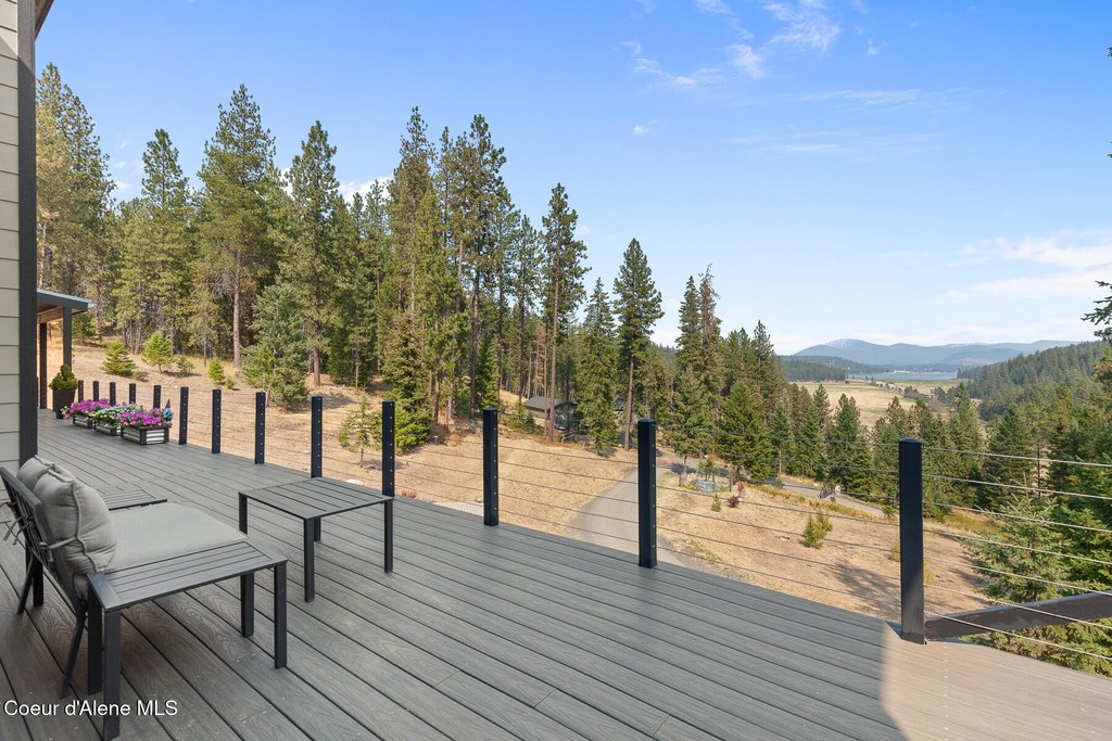 Coeur d'Alene, Idaho, 83814, United States, 3 Bedrooms Bedrooms, ,2 BathroomsBathrooms,Residential,Forsale,1946351