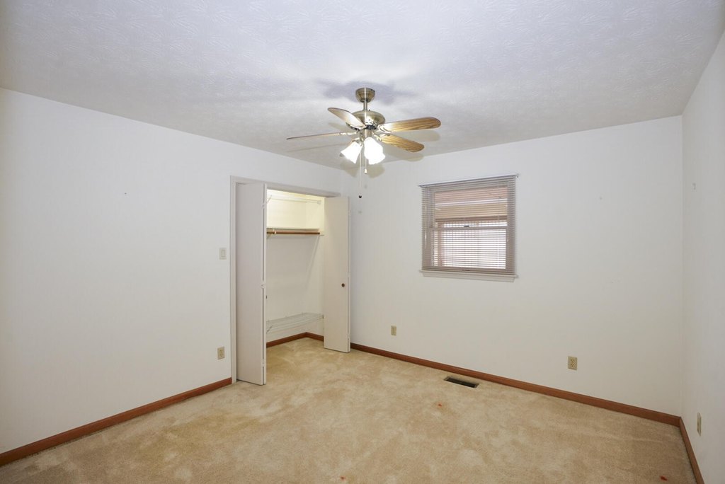 Dandridge, Tennessee, 37725, United States, 3 Bedrooms Bedrooms, ,2 BathroomsBathrooms,Residential,Forsale,1962199