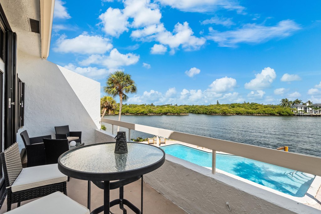 Highland Beach, Florida, 33487, United States, 2 Bedrooms Bedrooms, ,2.5 BathroomsBathrooms,Residential,Forsale,2000231