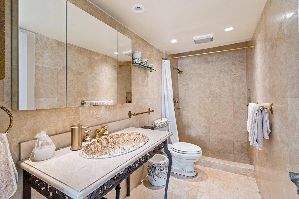 Highland Beach, Florida, 33487, United States, 2 Bedrooms Bedrooms, ,2.5 BathroomsBathrooms,Residential,Forsale,2000231