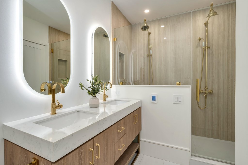 Cape May, New Jersey, 08204, United States, 7 Bedrooms Bedrooms, ,5 BathroomsBathrooms,Residential,Forsale,1967240