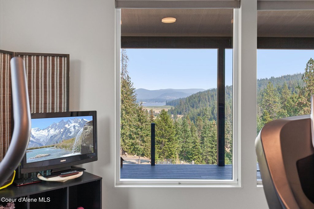 Coeur d'Alene, Idaho, 83814, United States, 3 Bedrooms Bedrooms, ,2 BathroomsBathrooms,Residential,Forsale,1946351